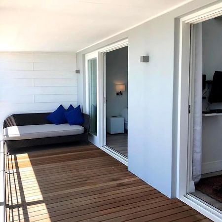 Camps Bay Loft With Stunning Mountain And Ocean Views Appartement Kaapstad Buitenkant foto