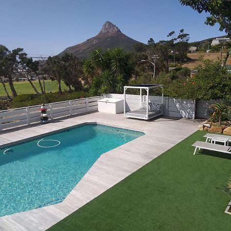 Camps Bay Loft With Stunning Mountain And Ocean Views Appartement Kaapstad Buitenkant foto